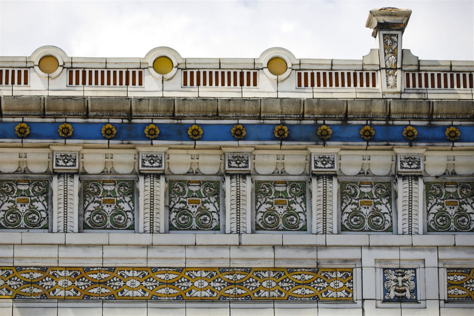 A Closer Look: The once-splendid Beaux-Arts Broadway Theatre